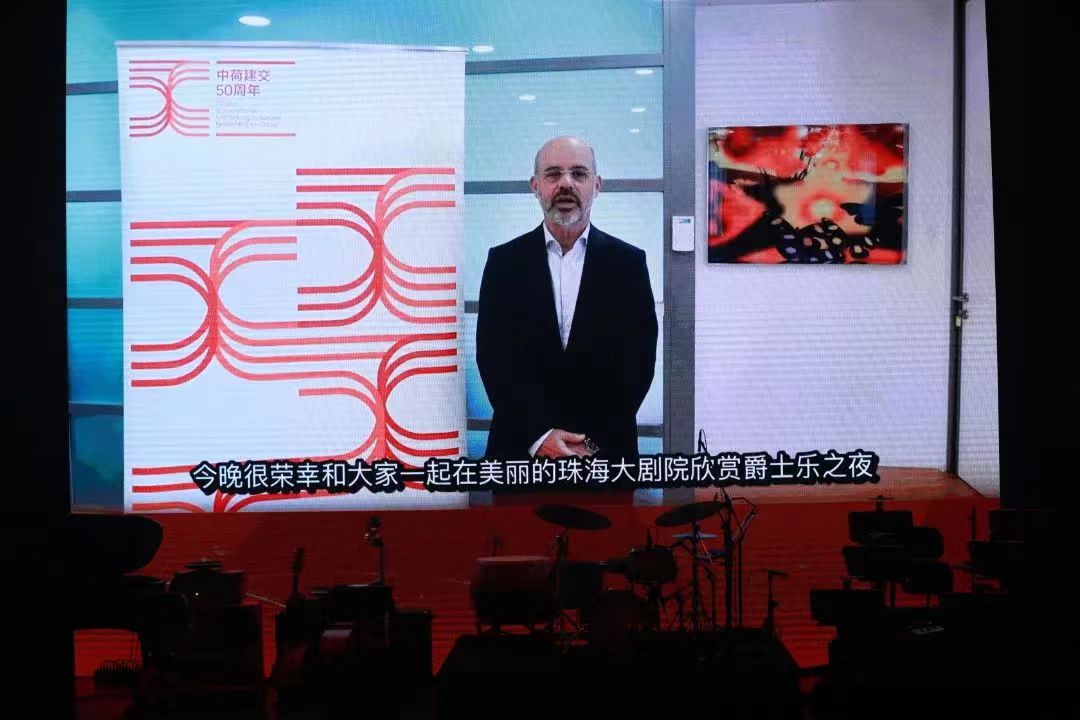 毕肯思.jpg