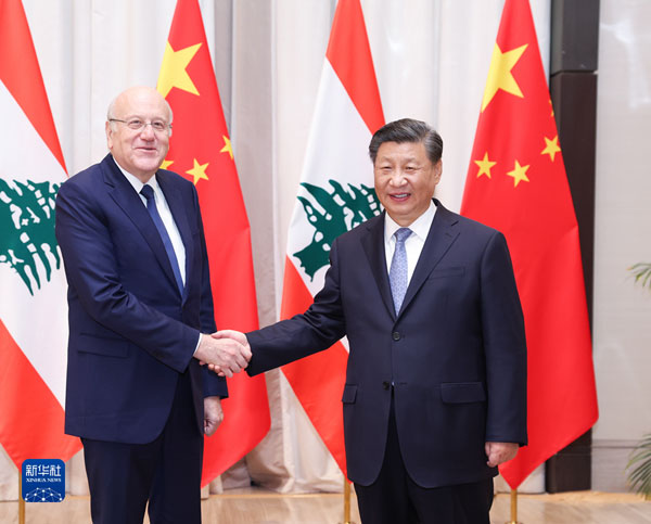 习主席会见黎巴嫩总理.jpg