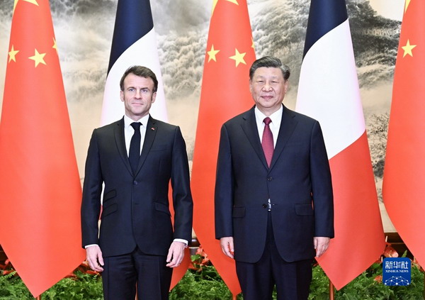 习近平会见法国总统马克龙.jpg