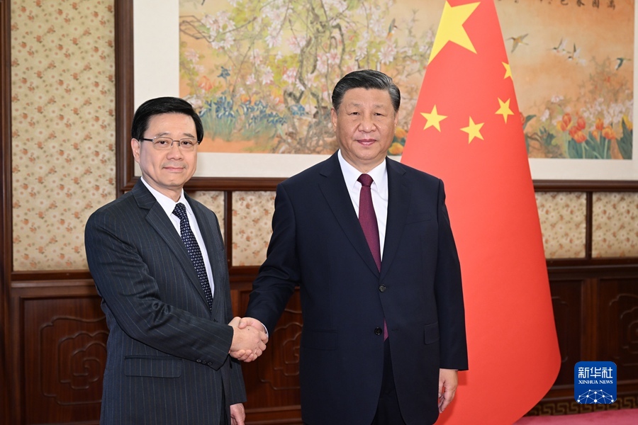 习近平听取香港特首李家超述职报告.jpg