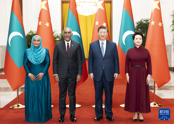 习近平主席同马尔代夫总统会谈.png