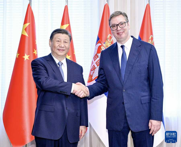 习近平同塞尔维亚总统武契奇会谈.png