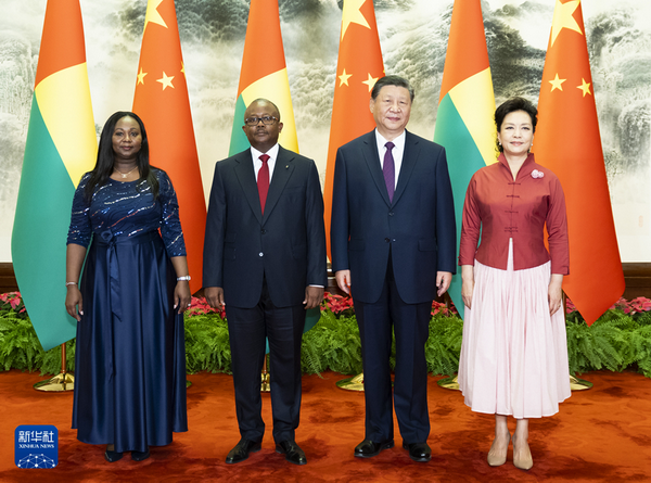 习近平同几内亚比绍总统会谈.png