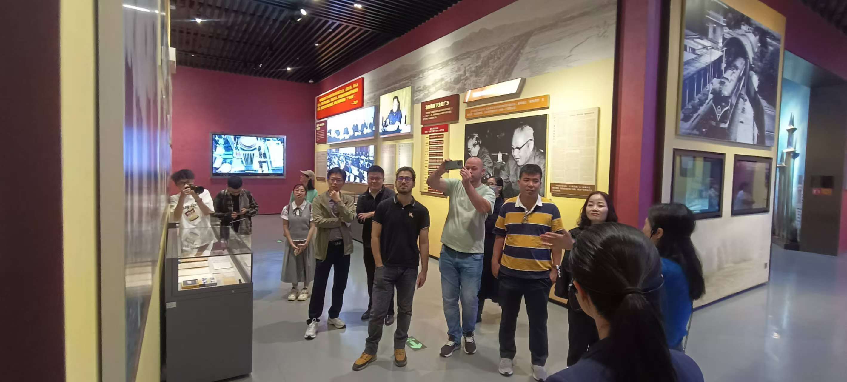 参观.jpg