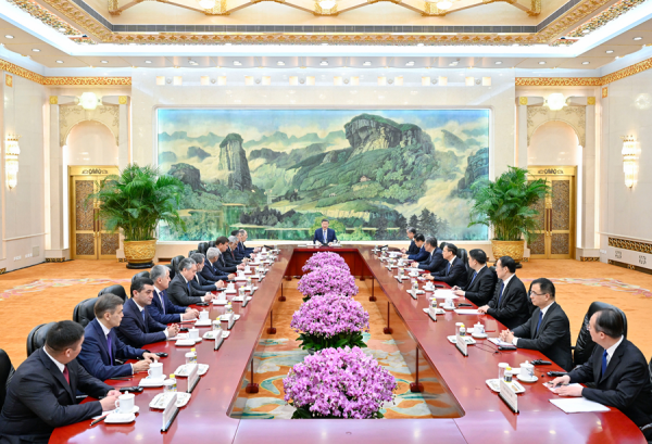 习近平集体会见上合组织成员国外长.jpg