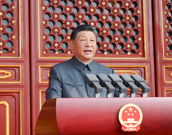 习近平在纪念抗战及世界反法西斯重要胜利80周年大会上发表重要讲话并检阅部队.jpg